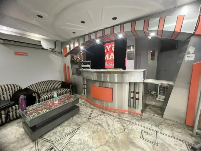 Gyan Hotel