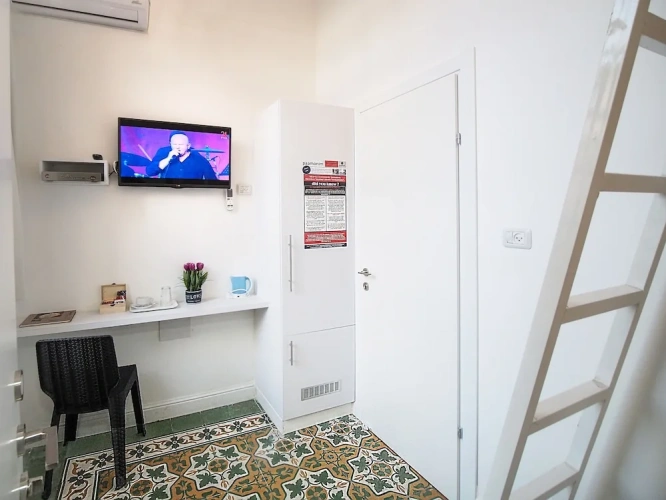 Economy Single Studio