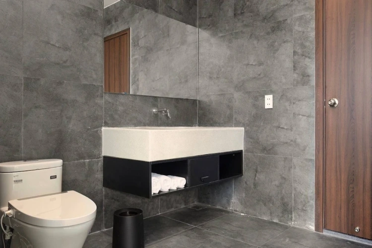2 Bedrooms Quadruple Apartment with balcony