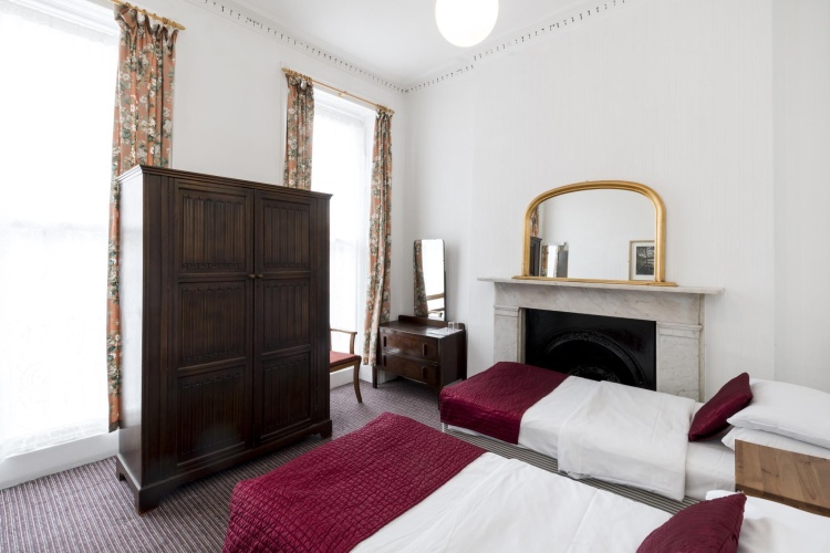 Twin room