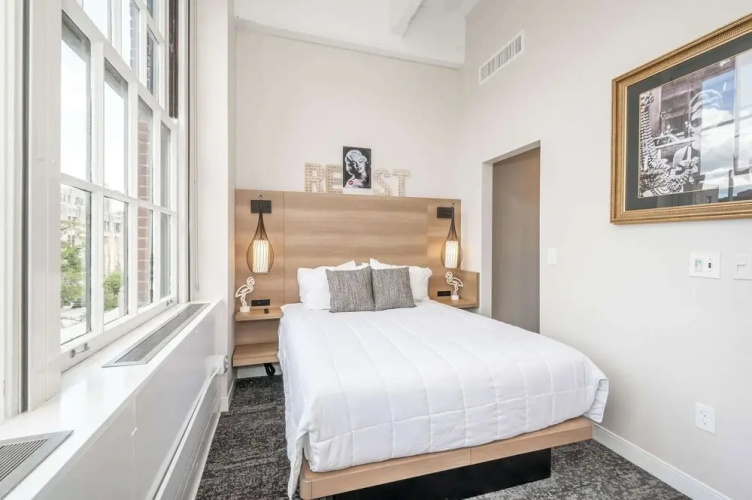 The 333 Suites For 24 Guests