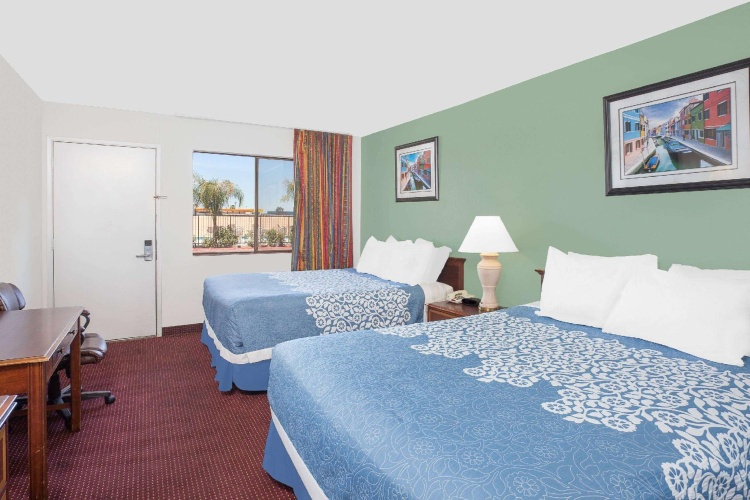 Deluxe Quadruple room