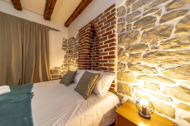 Galic - Stylish Getaway - H