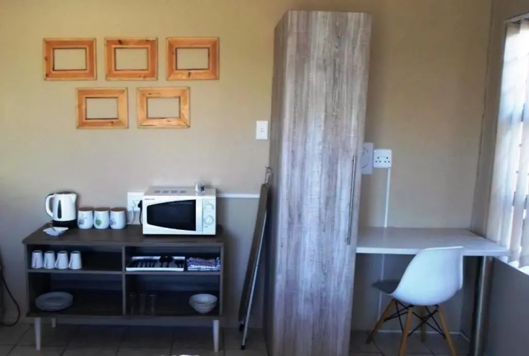 Cenikma Guest Suites - Couples Room