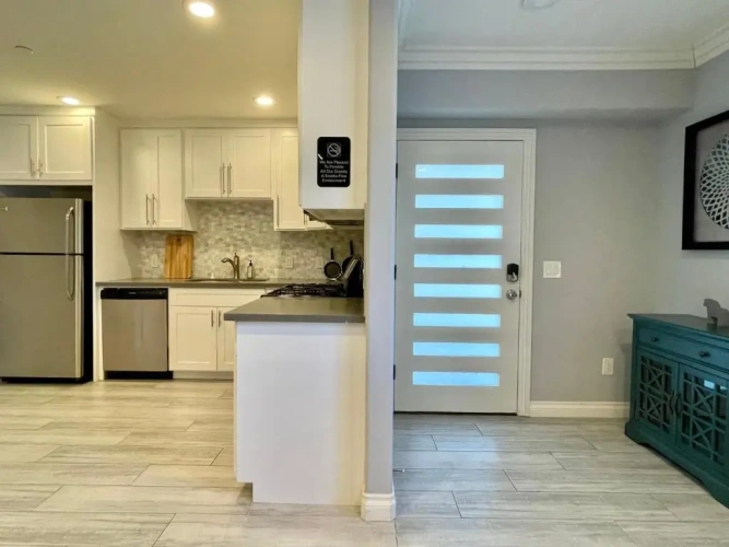 3 Bedrooms Apartment
