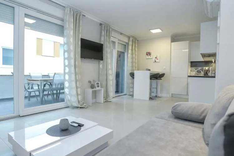 Tomana Apartment with Jacuzzi