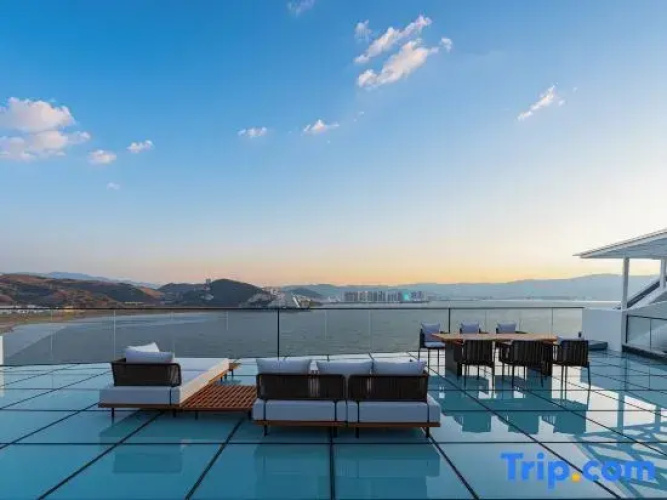 Dali  Hillside Sea View Resort