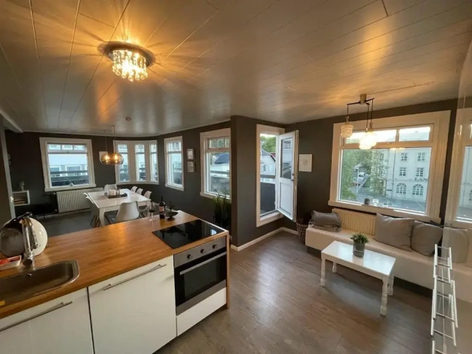 3 Bedrooms Apartment