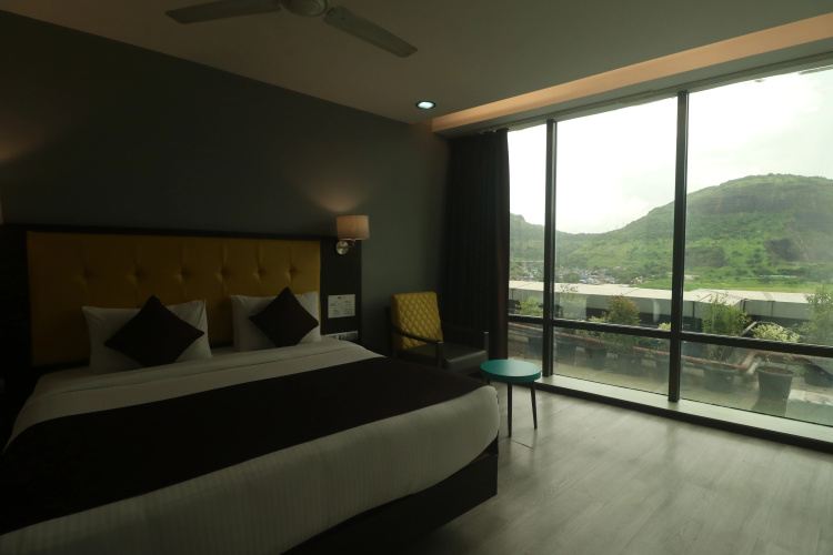 Hotel Mumbai House - Airoli, Navi Mumbai