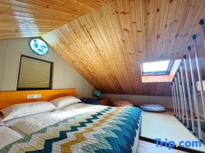 Executive Suite with garden view