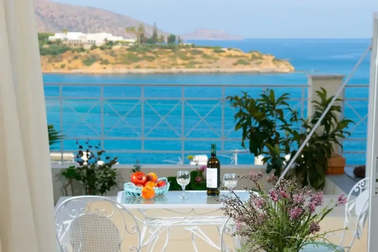 Executive Suite with balcony and with sea view