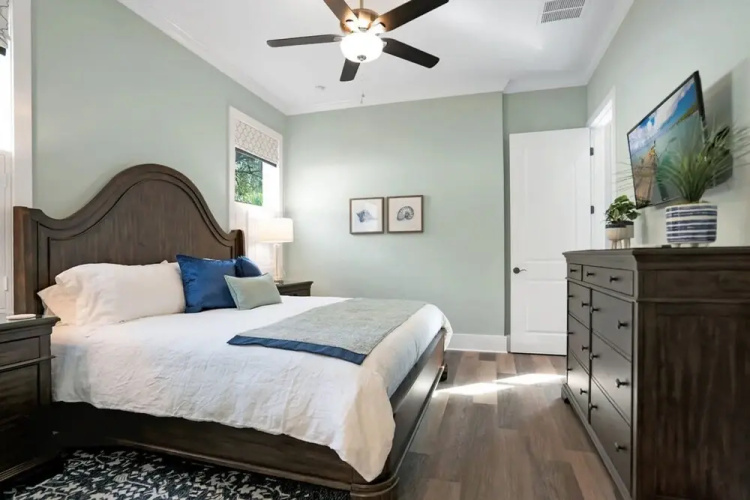Downtown St Augustine Steps to Ice Plant Upscale