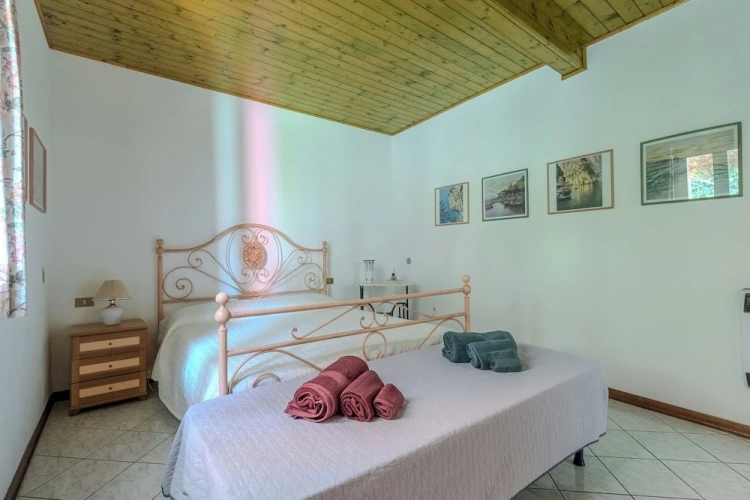 2 Bedrooms Villa