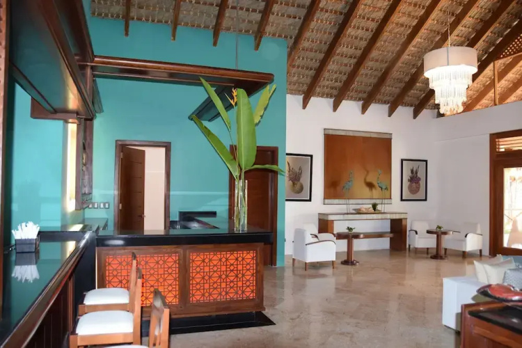 Sunset boutique hotel  All-Suites