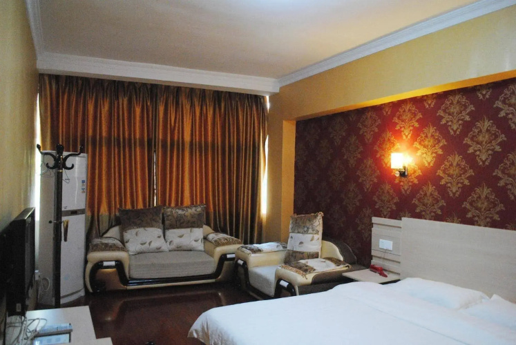 Jin He Express Hotel(滁州金利商务酒店（滁州北站店）)
