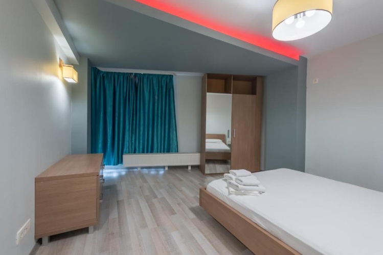 3 Bedrooms Apartment