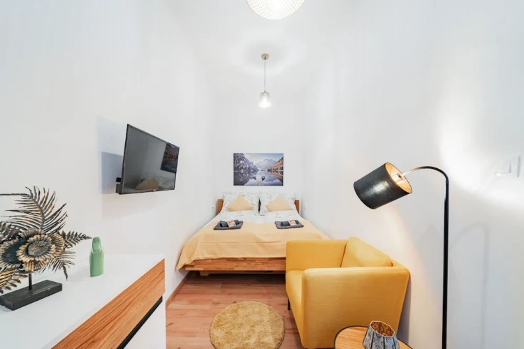 3 Bedrooms Apartment