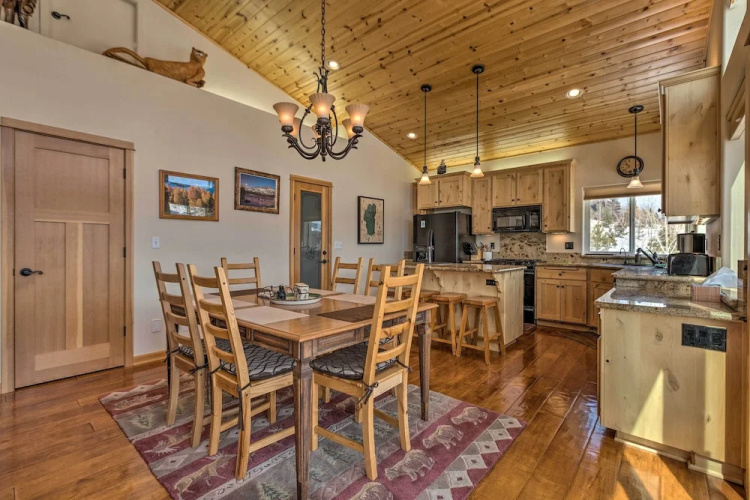 Mountain-view Deck: South Lake Tahoe Retreat!