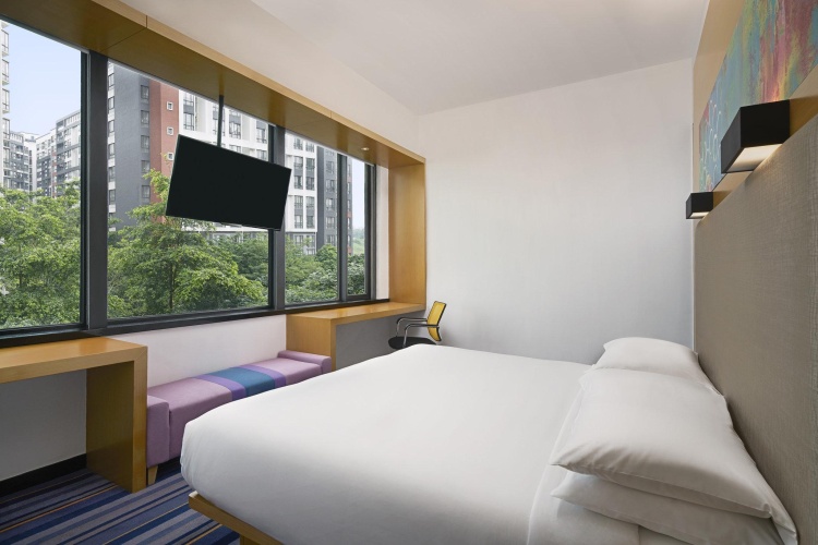 Standard Double room with city view