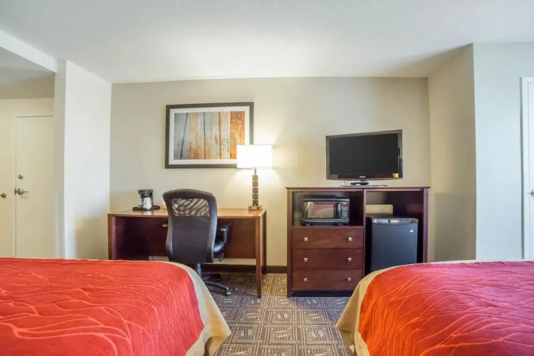 Comfort Inn & Suites
