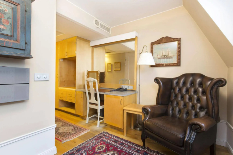 Victory Hotel