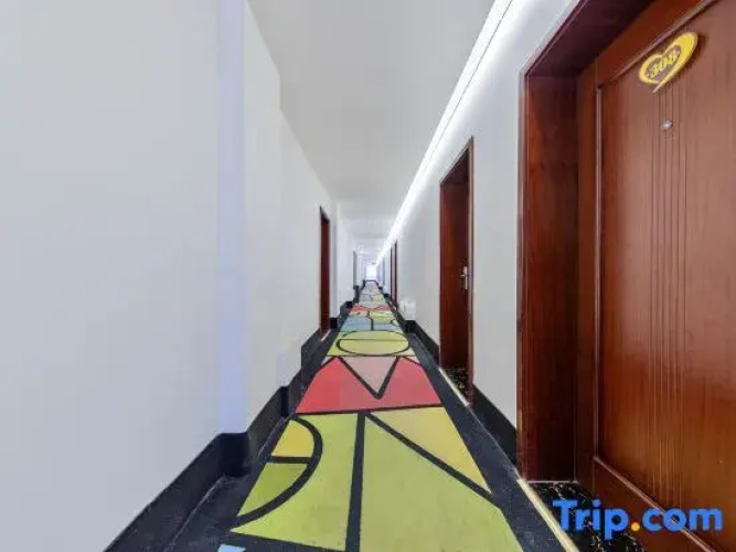Yijia Hotel