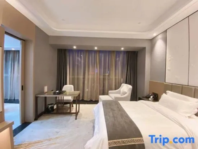 Deluxe Double Suite