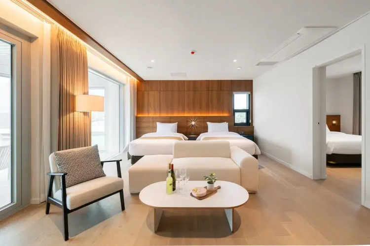 Oandf Hotel