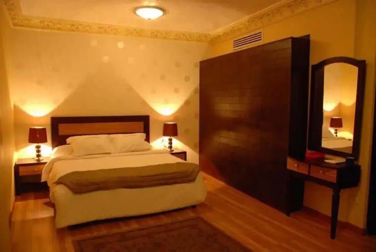 New Lamar Hotel