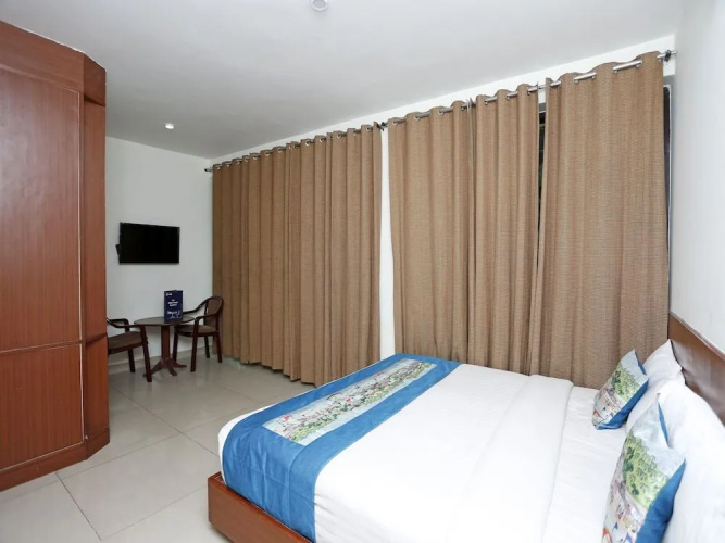 OYO 8767 Hotel Landmark