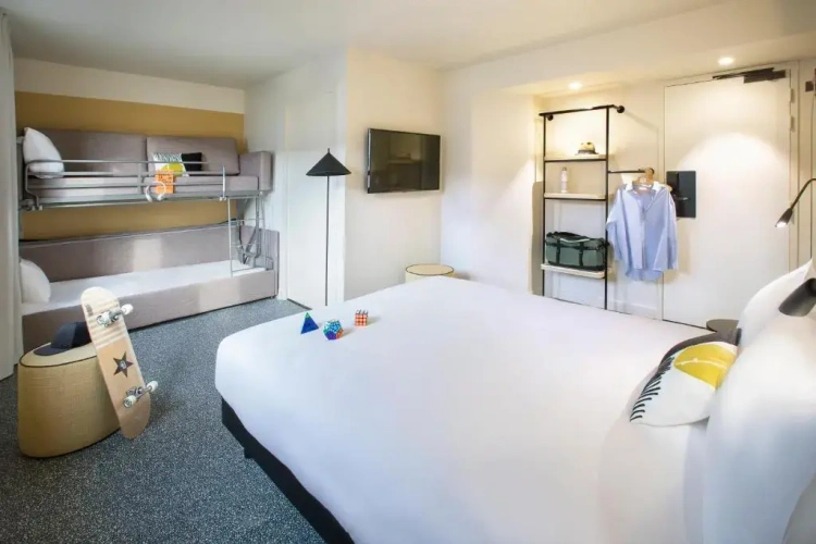 Tribu Family room