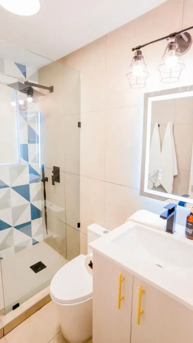 Modern 2BR APT Pool 6Min Walk Miami Beach Kitchen 21