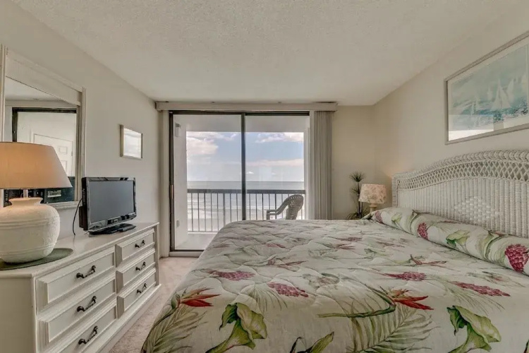 Waterpointe II by Condo-World