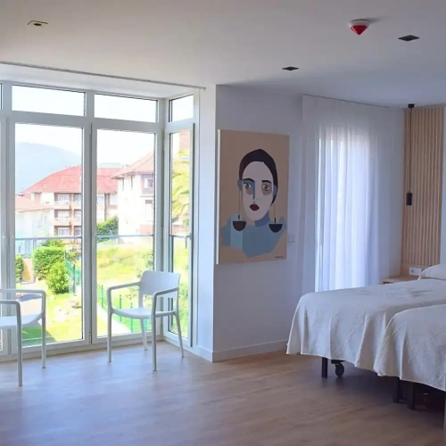 Junior Quadruple room with city view