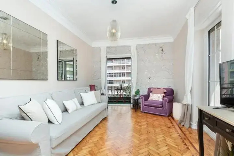 Elegant 2BR Apart Vintage Elevator Subway