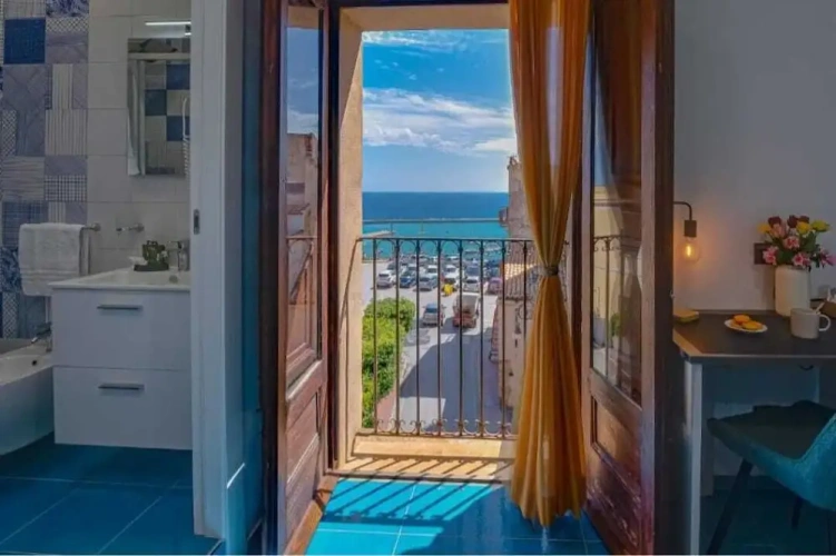 Deluxe Triple room with sea view