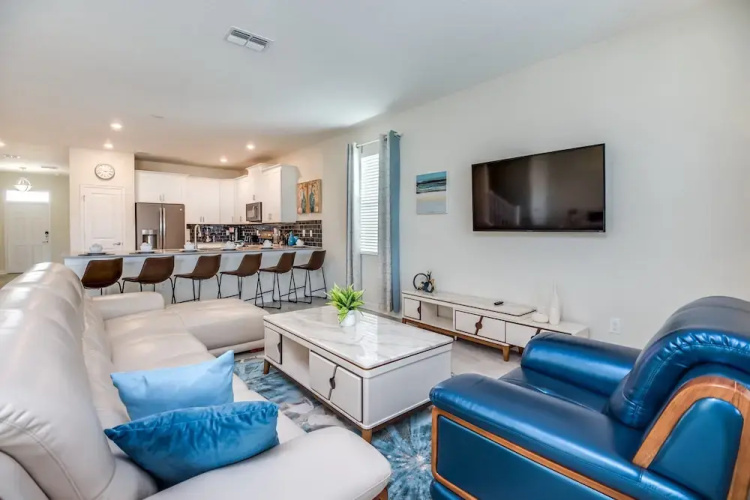 1670 Moonvalley Drive