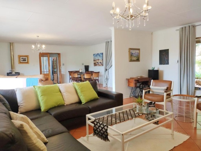 4 Bedrooms Cottage