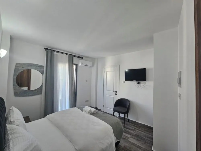 Cyprus harbour suites