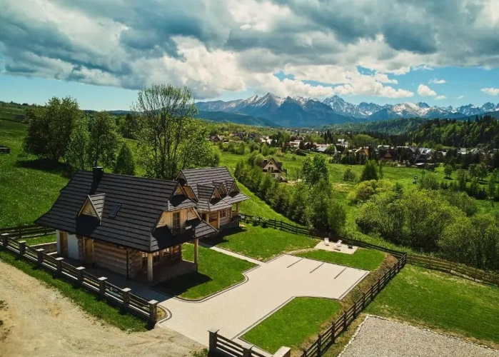 2 Bedrooms Chalet
