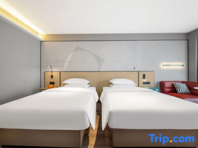 Superior Twin room with city view