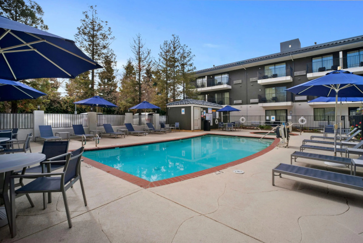 Howard Johnson by Wyndham Fullerton/Anaheim Conference Cntr