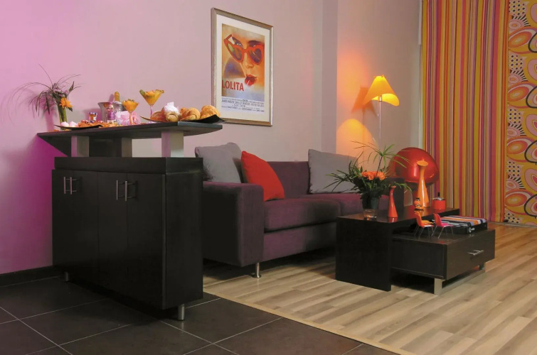Suite Hotel Chrome