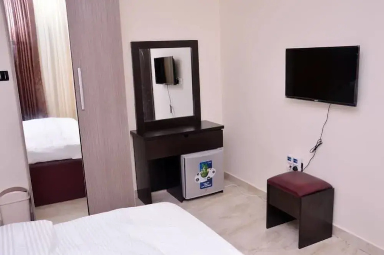 City Nest Hotel