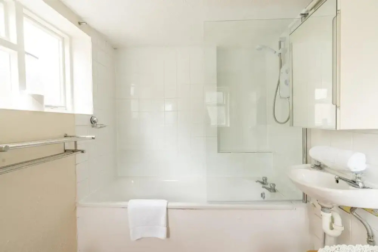 Spectacular 2BD Flat in Shepherds Bush