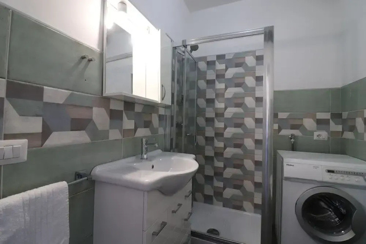 Modern Holiday Apartment With Wi-fi, Air Conditioning And Balcony; Pets Allowed