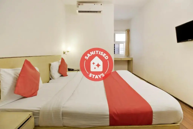 OYO 74511 Hotel Adya