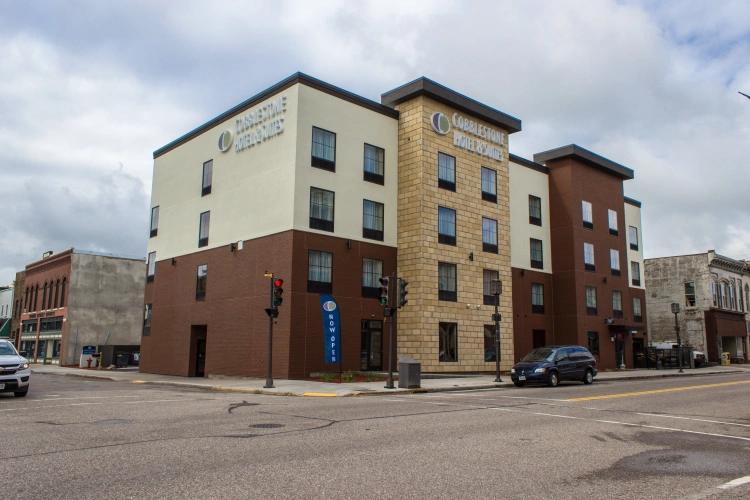 Cobblestone Hotel & Suites – Chippewa Falls