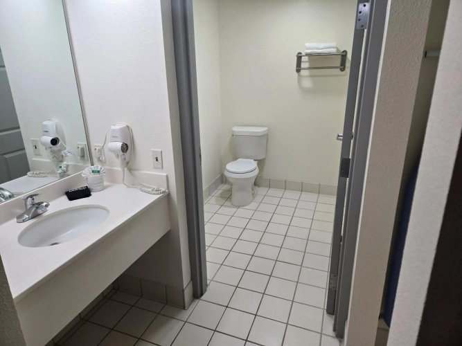 Allure Suites