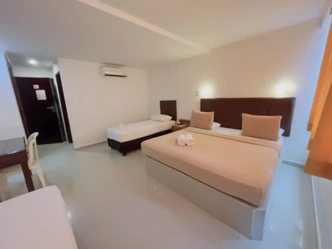 Standard Triple room
